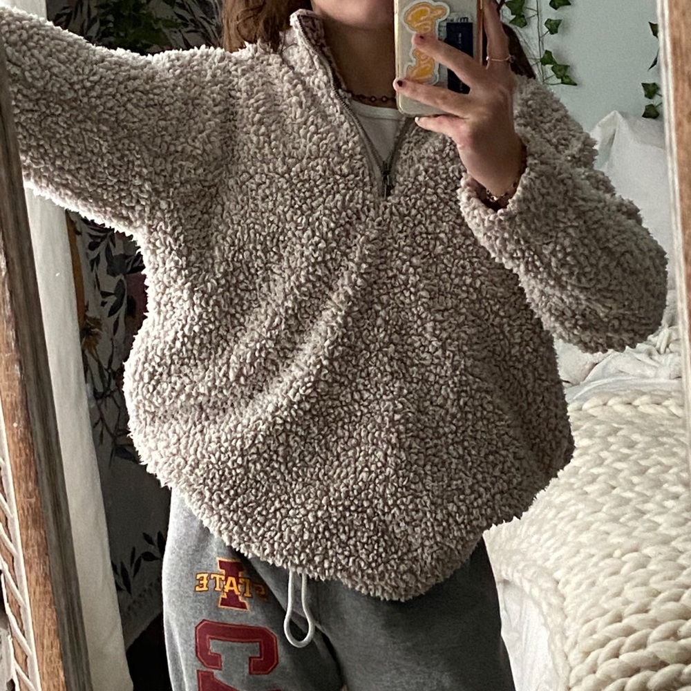 Fuzzy pullover